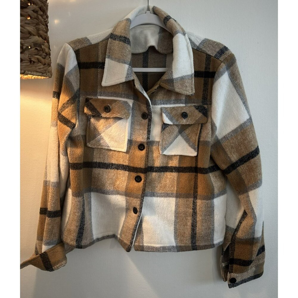 Plaid Flannel Shacket Jacket ~~ Size Small Short  Look So Cute Winter Is Coming